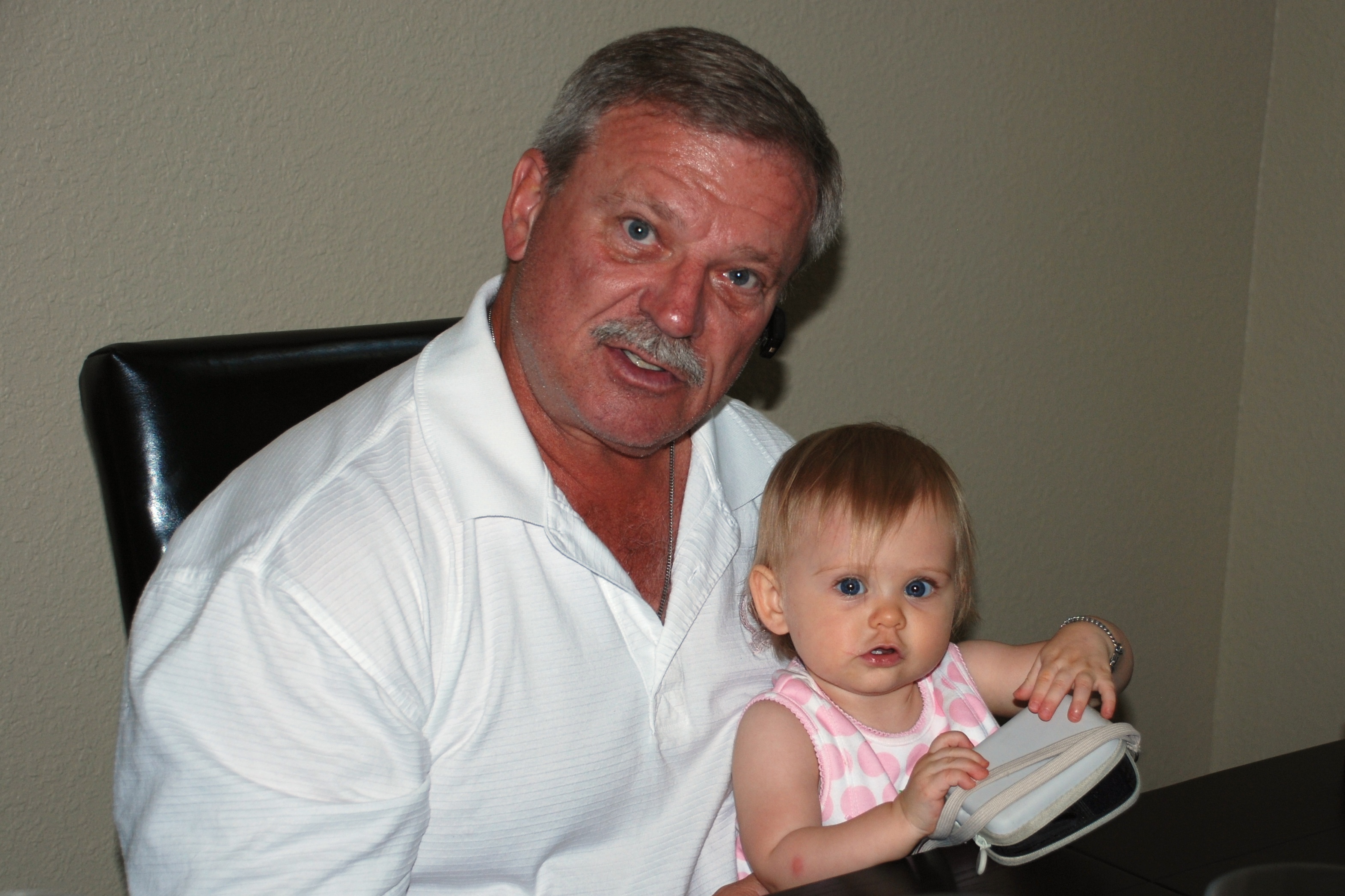 2009-05-29-15 SYDNEY'S 1ST BD.jpg